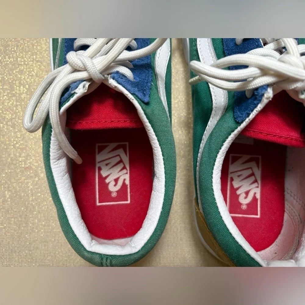 Vans Off The Wall Old Skool Yacht Club Sneaker-Size: Unisex 7.5(M), 9.0(W)